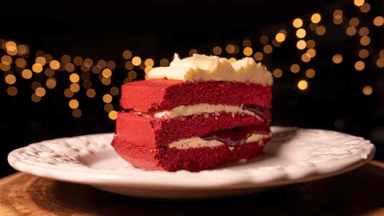 Must-Try Cakes: The Classics and Their Sweet Secrets